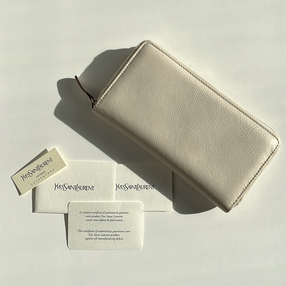 YSL Yves Saint Laurent White Long Zipper Wallet New Without Tag Authentic